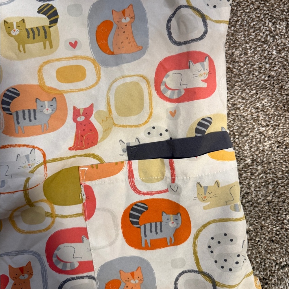Colorful Cat Print Scrub Top - Picture 2 of 2